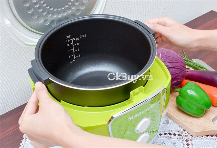 nồi cơm điện Sunhouse SHD-6820